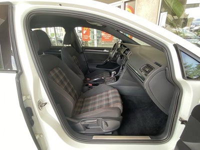 2017 Volkswagen GOLF GTI Base