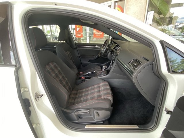 2017 Volkswagen GOLF GTI Base