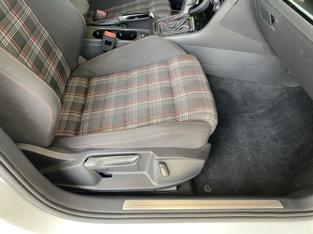 2017 Volkswagen GOLF GTI Base