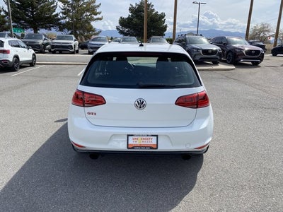 2017 Volkswagen GOLF GTI Base