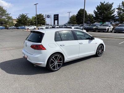2017 Volkswagen GOLF GTI Base