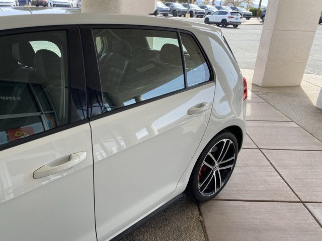 2017 Volkswagen GOLF GTI Base
