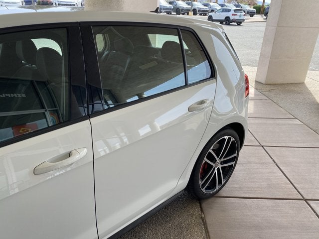 2017 Volkswagen GOLF GTI Base