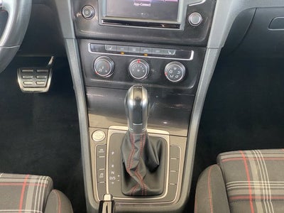 2017 Volkswagen GOLF GTI Base