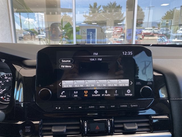 2025 Nissan Pathfinder SL