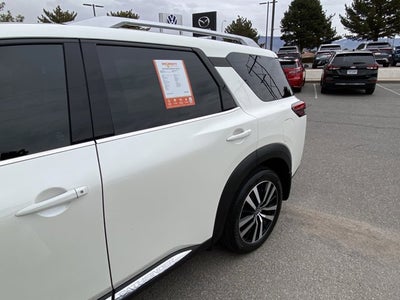 2024 Nissan Pathfinder Platinum