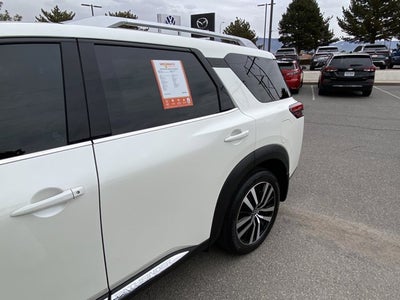 2024 Nissan Pathfinder Platinum