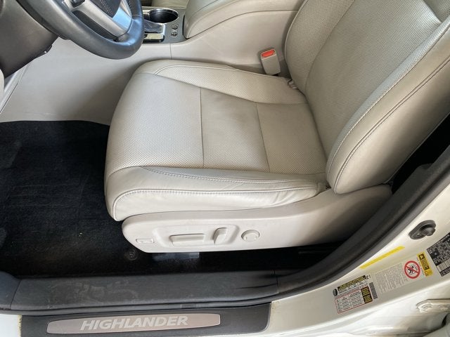 2016 Toyota Highlander Limited Platinum V6