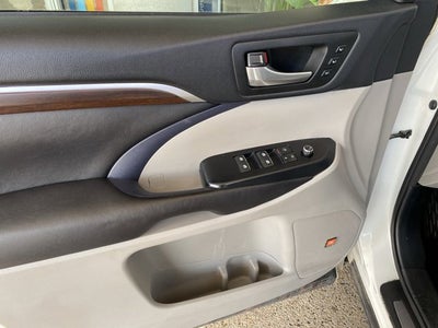 2016 Toyota Highlander Limited Platinum V6