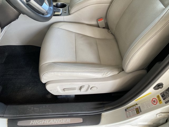 2016 Toyota Highlander Limited Platinum V6