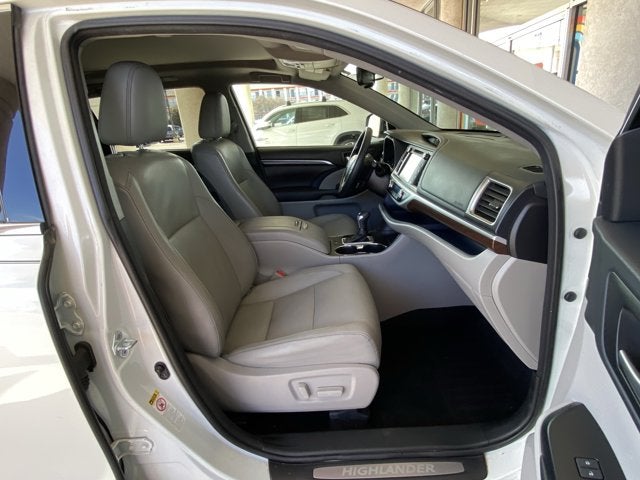 2016 Toyota Highlander Limited Platinum V6