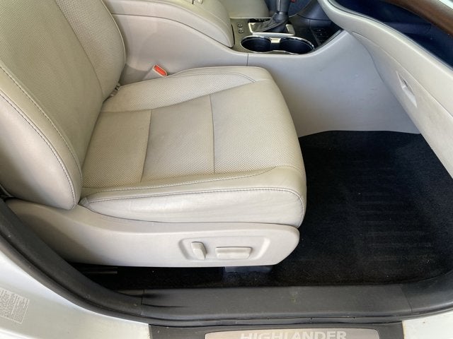 2016 Toyota Highlander Limited Platinum V6