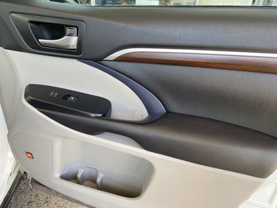 2016 Toyota Highlander Limited Platinum V6