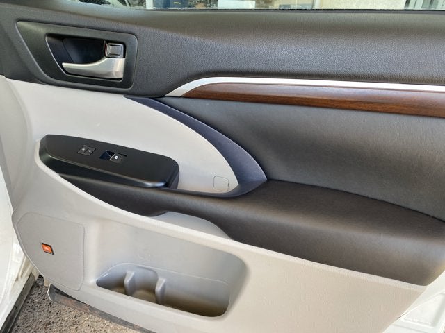 2016 Toyota Highlander Limited Platinum V6