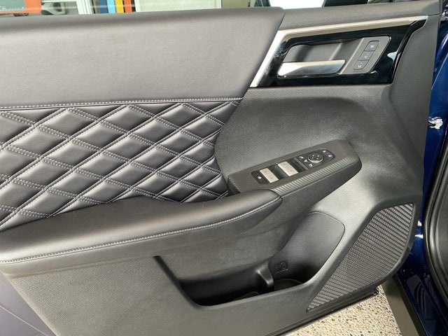 2024 Mitsubishi Outlander Plug-In Hybrid SEL