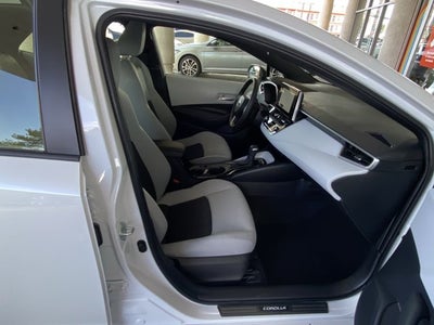 2025 Toyota Corolla Hatchback SE