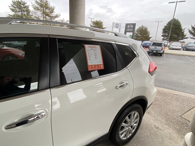 2017 Nissan Rogue SV
