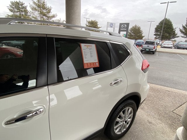 2017 Nissan Rogue SV