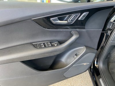 2019 Audi Q7 55 SE Premium Plus
