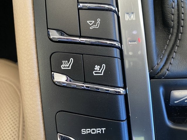 2020 Porsche Macan Base