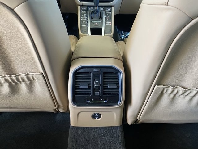 2020 Porsche Macan Base