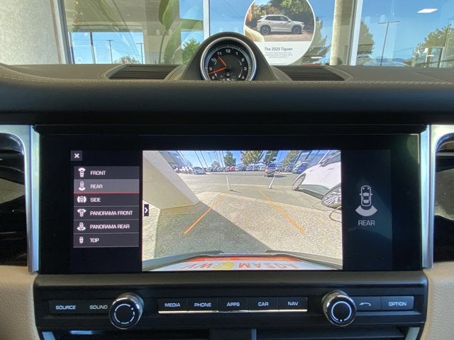 2020 Porsche Macan Base