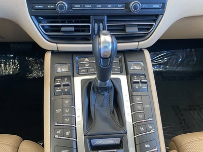 2020 Porsche Macan Base